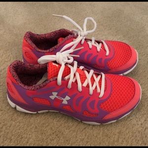NEW Girls Youth Under Armour Sneakers Size 5